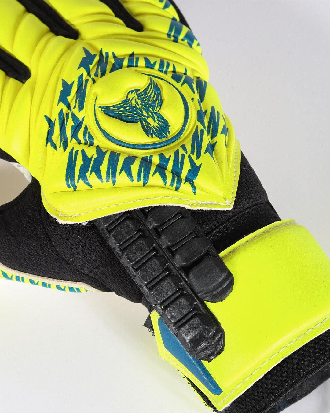 Luvas de futebol amarelas | Melhores Luvas de Futebol | KAWI GK